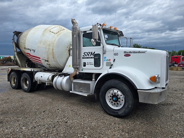 2009-peterbilt-365-image-30