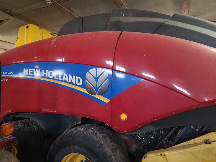 2014-new-holland-340-image-26
