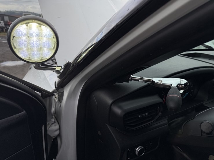 2020-ford-explorer-image-27
