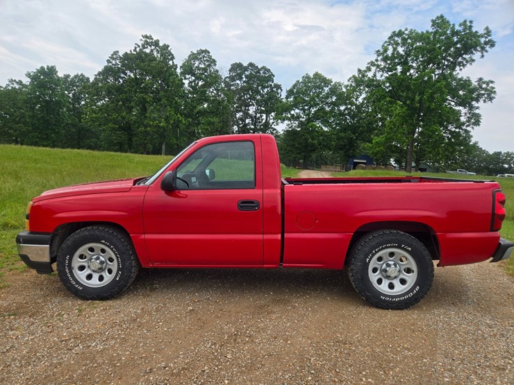 #24356-•-2006-chevrolet-silverado-pickup-truck-image-6