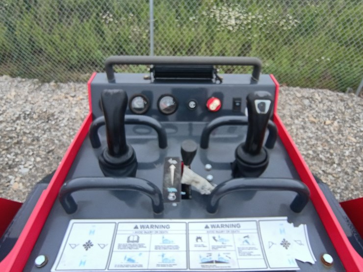 #24718-•-2025-scl-850-mini-skid-steer-image-7