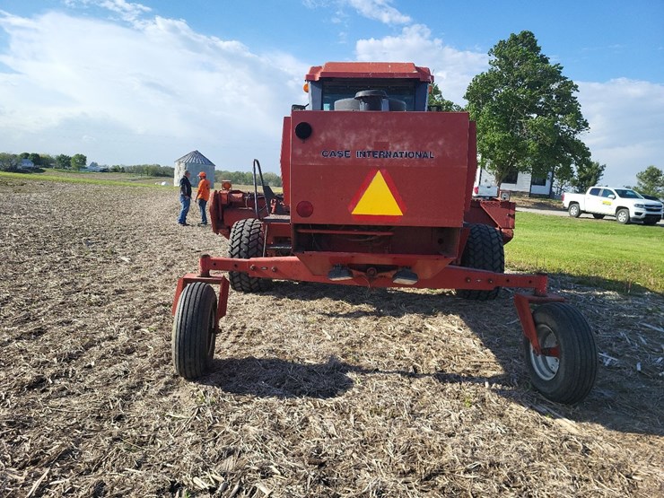 international-8840-swather-image-4