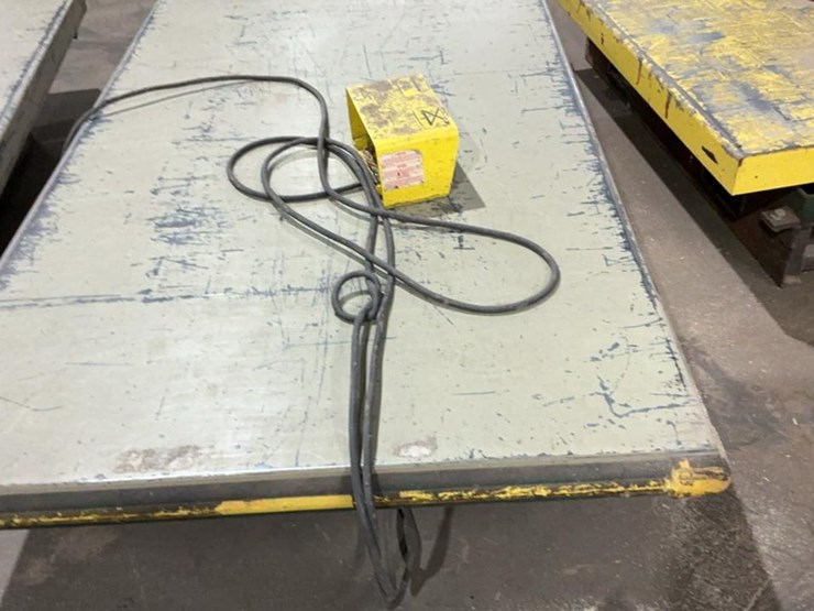 #155-•-2000-lb.-scissor-lift-image-4