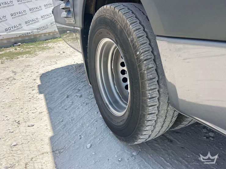 2021-mercedes-benz-sprinter-4500-image-38