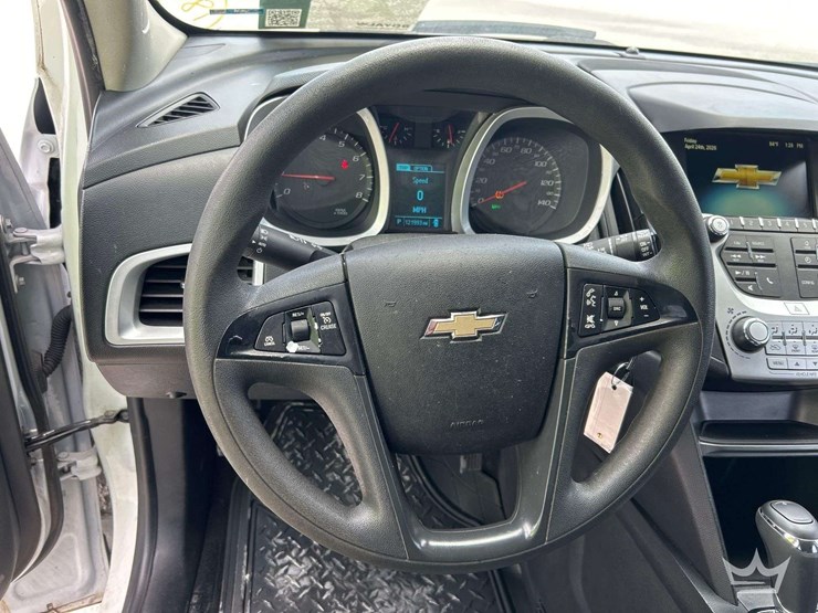 2017-chevrolet-equinox-image-13