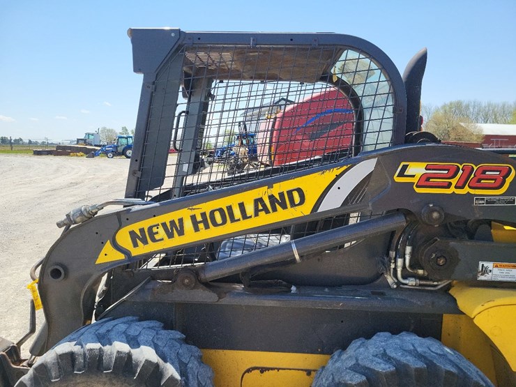 new-holland-l218-image-15