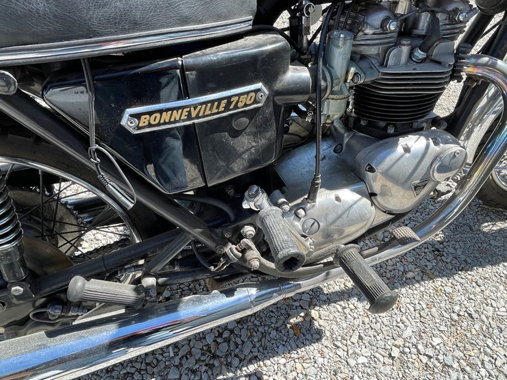 #136-•-1977-triumph-motorcycle-(has-wi-title)-(waupun,-wi)-image-14
