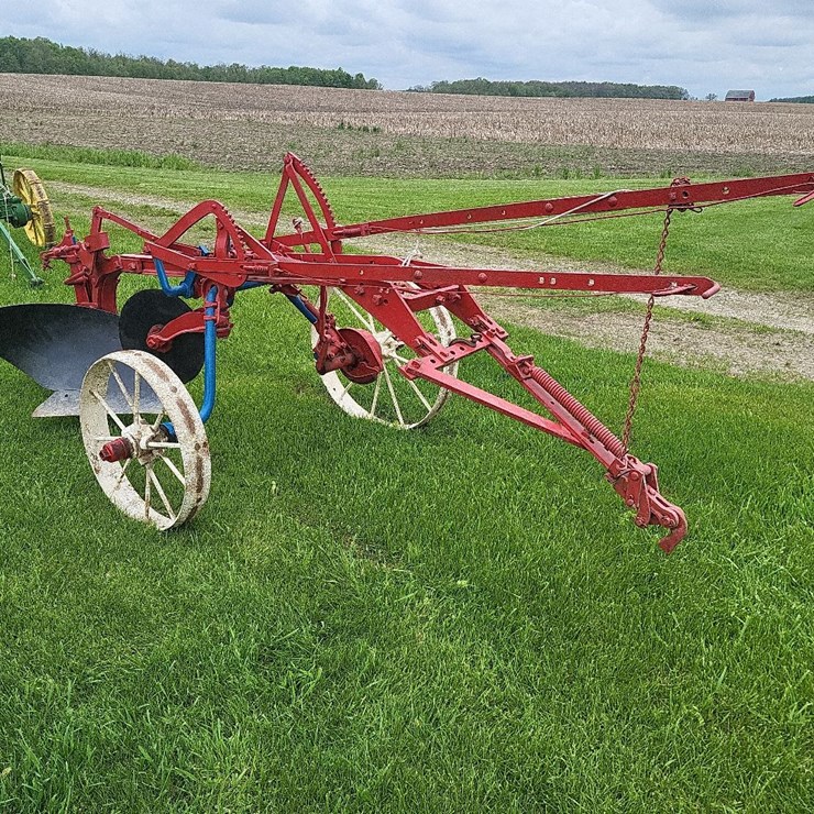 International 1 Bottom Pull Type Moldboard Plow