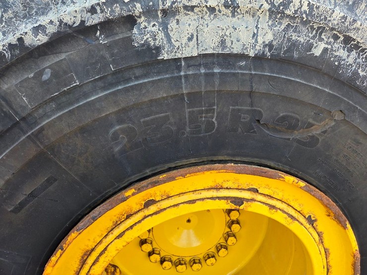 2018-komatsu-wa380-image-13