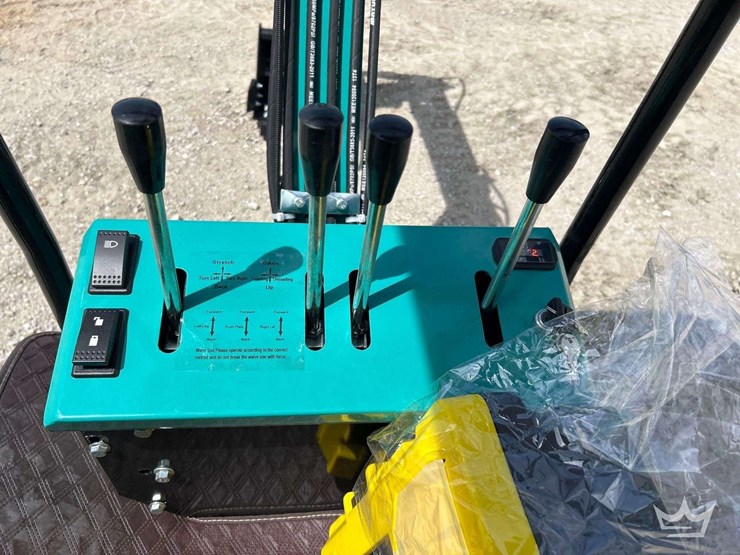 mini-excavator-image-12