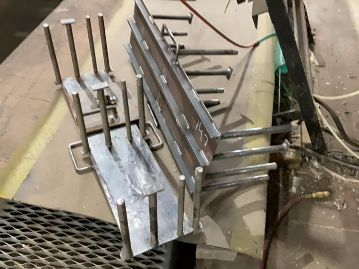 #147-•-quick-pneumatic-clamp-carrier-image-17