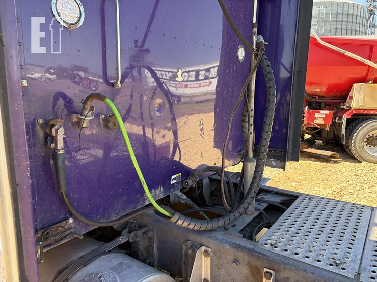 2005-kenworth-w900-image-20