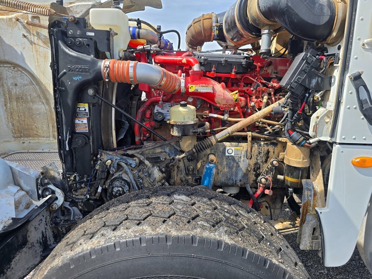 2014-peterbilt-365-image-49