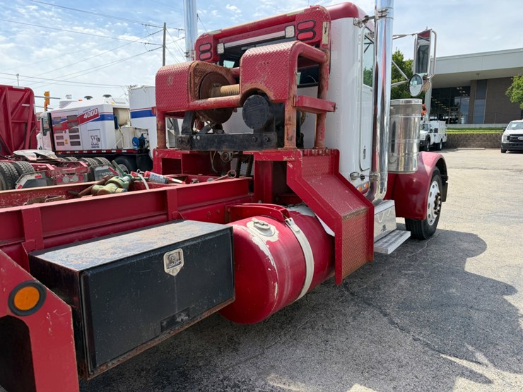 1999-peterbilt-379-image-10