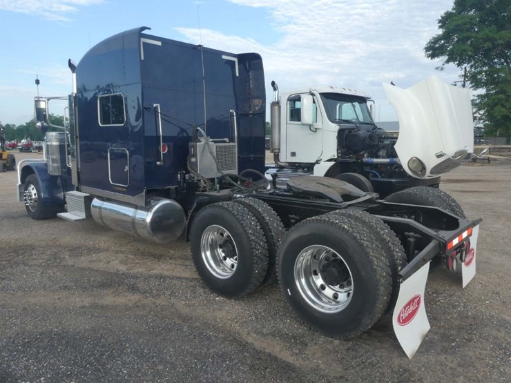 2005-peterbilt-379-image-4
