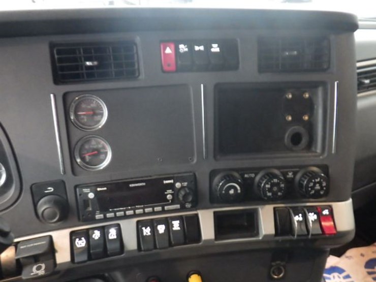 2022-kenworth-t680-image-18