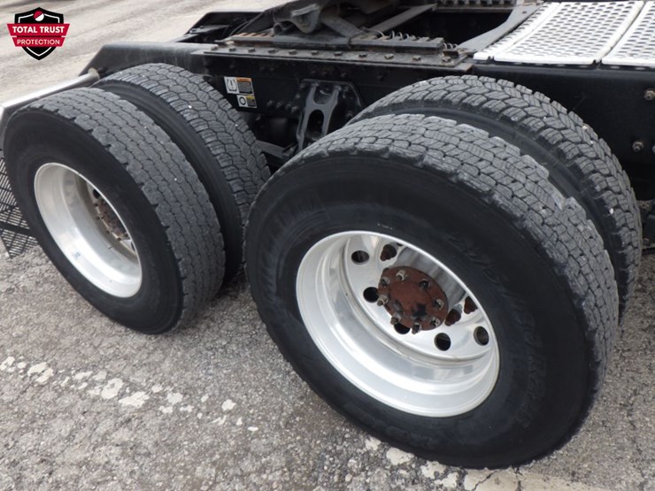 2022-kenworth-t680-image-6