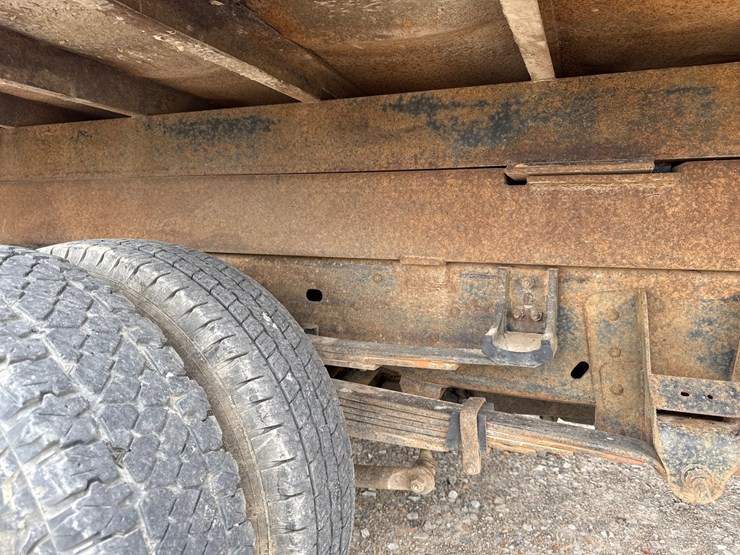 2004-chevrolet-silverado-3500-image-15