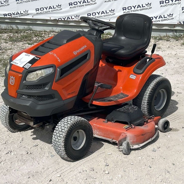 2005 Husqvarna YTH24V53 54in Riding Lawn Mower