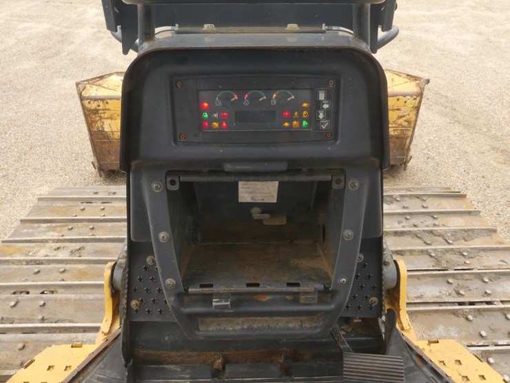 2012-deere-700k-lgp-image-16