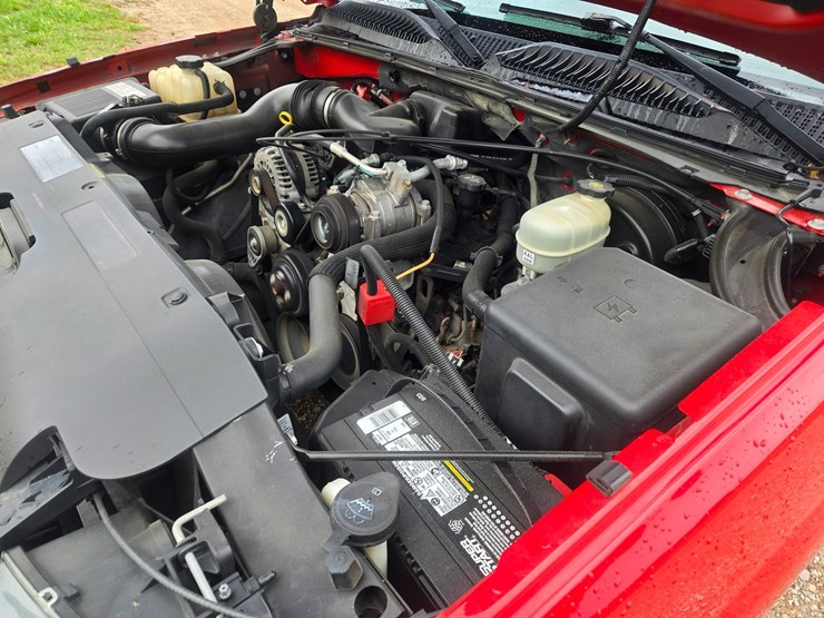 #24356-•-2006-chevrolet-silverado-pickup-truck-image-24
