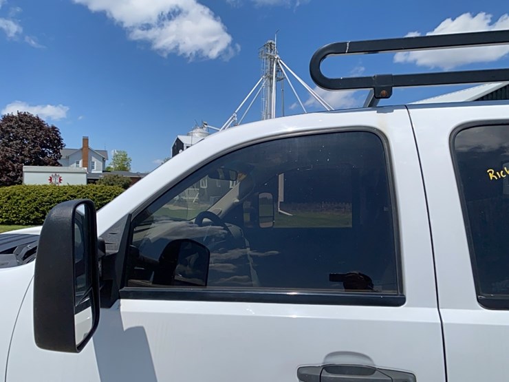2013-chevrolet-2500-image-41