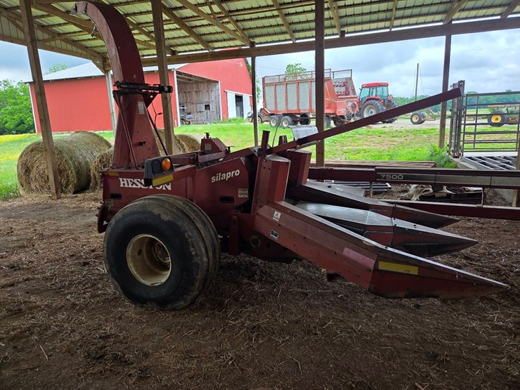 hesston-7500-image-12