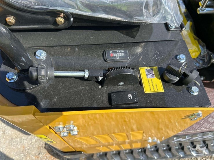 mini-excavator-image-12