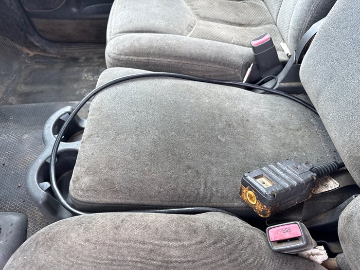 2004-chevrolet-silverado-3500-image-45