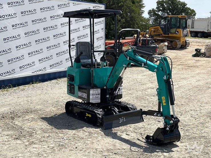 mini-excavator-image-4