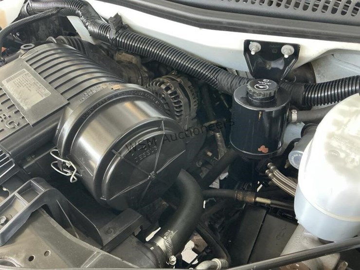2013-chevrolet-express-2500-image-12