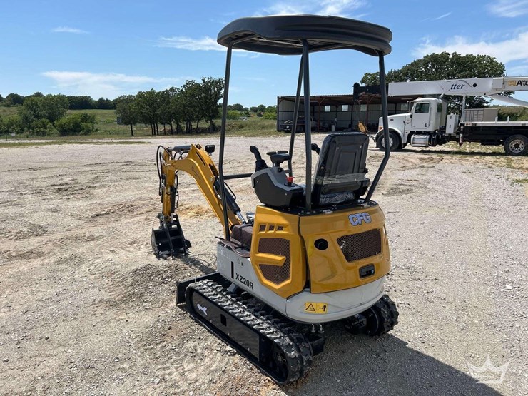 mini-excavator-image-2