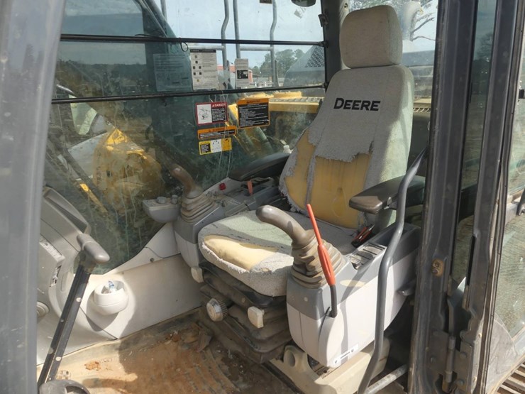 2019-deere-210g-image-12