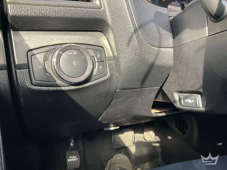 2017-ford-explorer-image-13