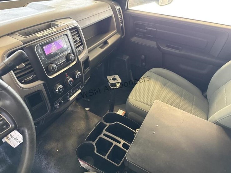 2015-ram-4500-bucket-truck-image-27