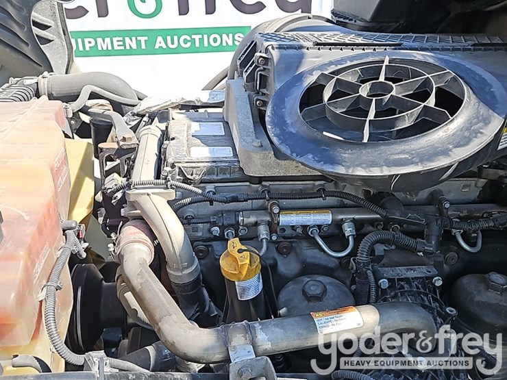 2019-freightliner-cascadia-125-image-41