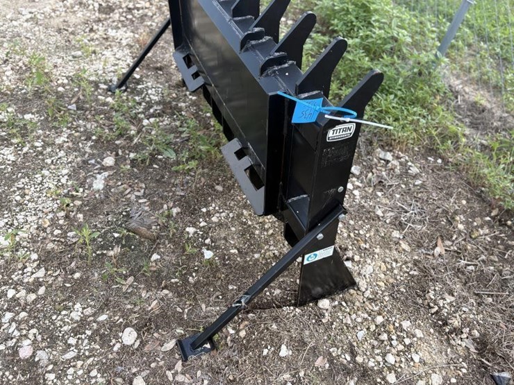 l1---60''-titan-brush/-root-rake-image-5