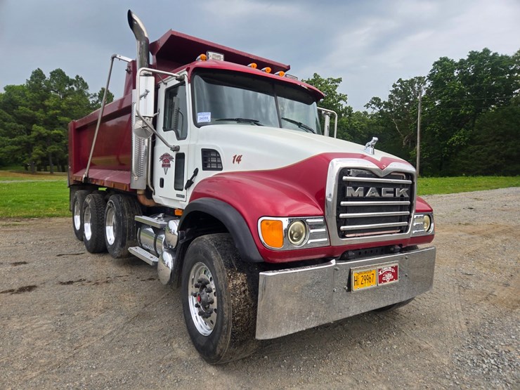#24355-•-2004-mack-cv713-granite-dump-truck-image-27