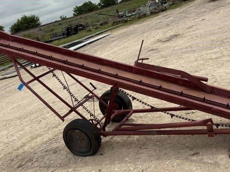 l3---square-bale-side-loader-image-1