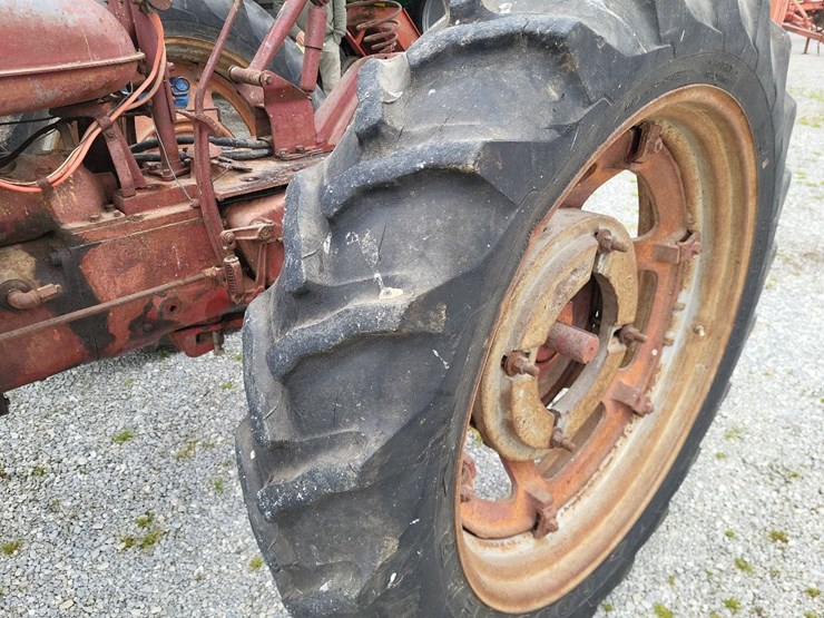 1946-farmall-h-tractor-image-16