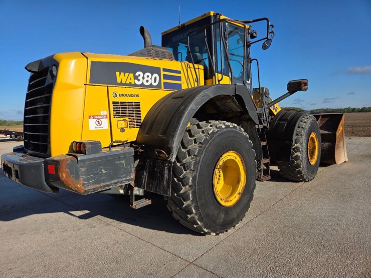 2018-komatsu-wa380-image-10