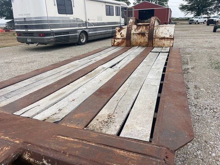 #40220-•-1981-phelan-wtt-60k-226"-tri/a-steel-fixed-neck-lowboy-trailer-vin:-1r9h39304b1010324-image-15