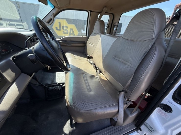 2001-ford-f350-image-28