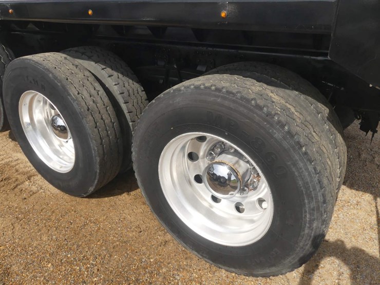2020-mack-granite-64ft-image-5