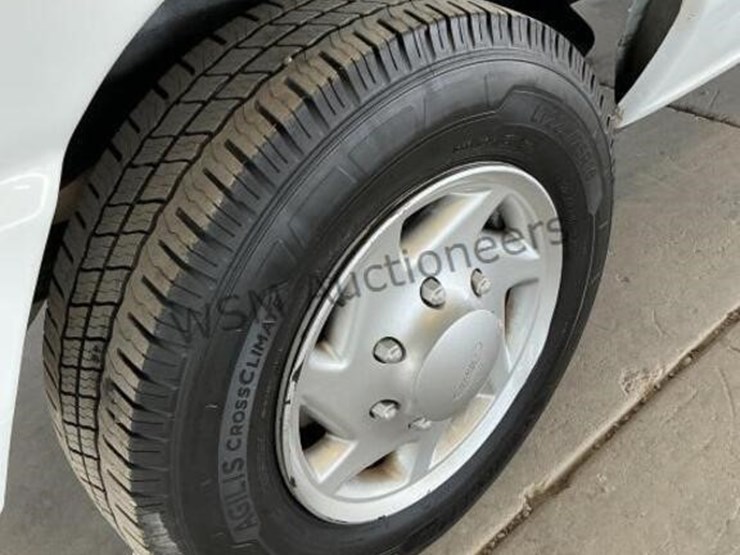 2012-ford-cargo-image-8