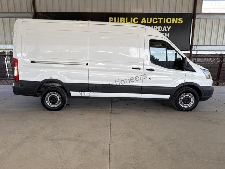 2015-ford-transit-image-1