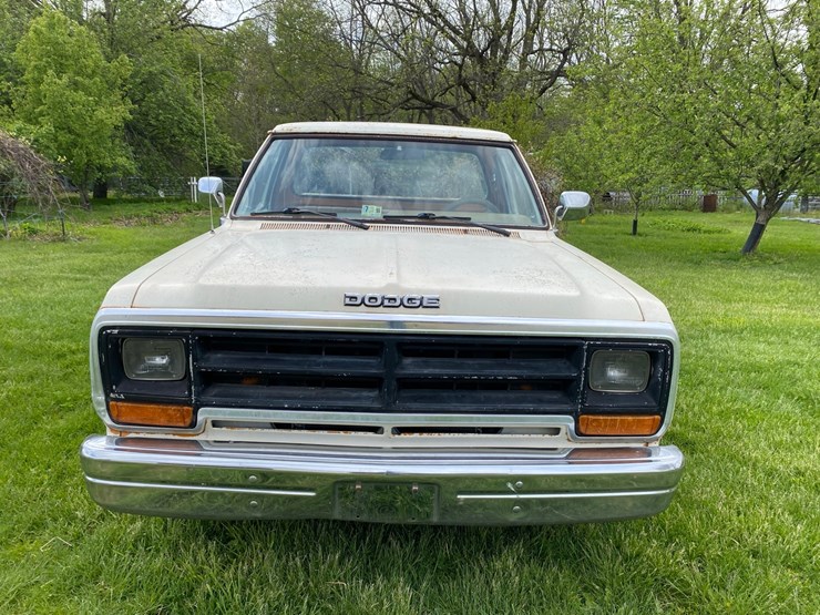 1985-dodge-150-image-2