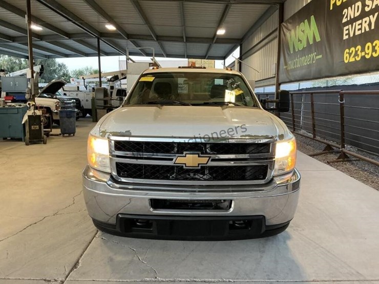 2012-chevrolet-silverado-3500hd-image-3