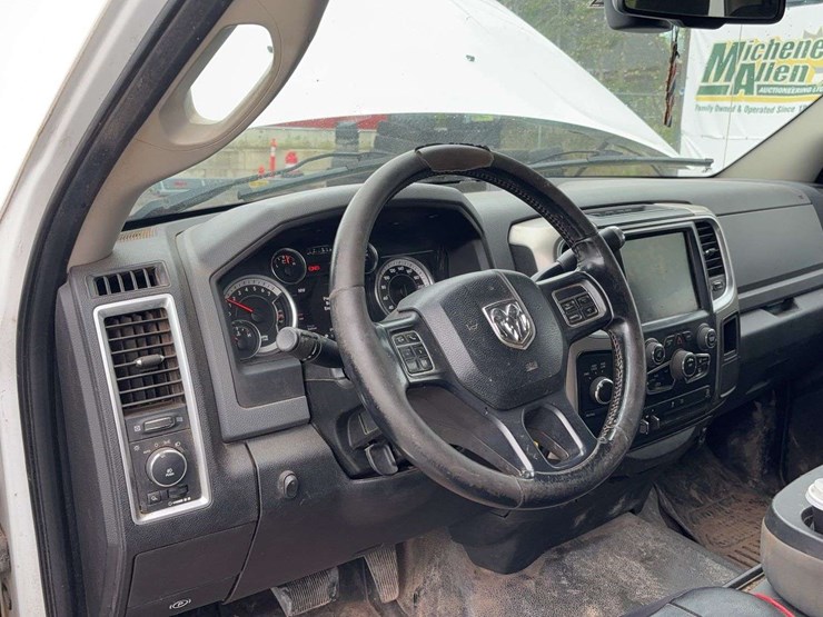2013-dodge-2500-image-3