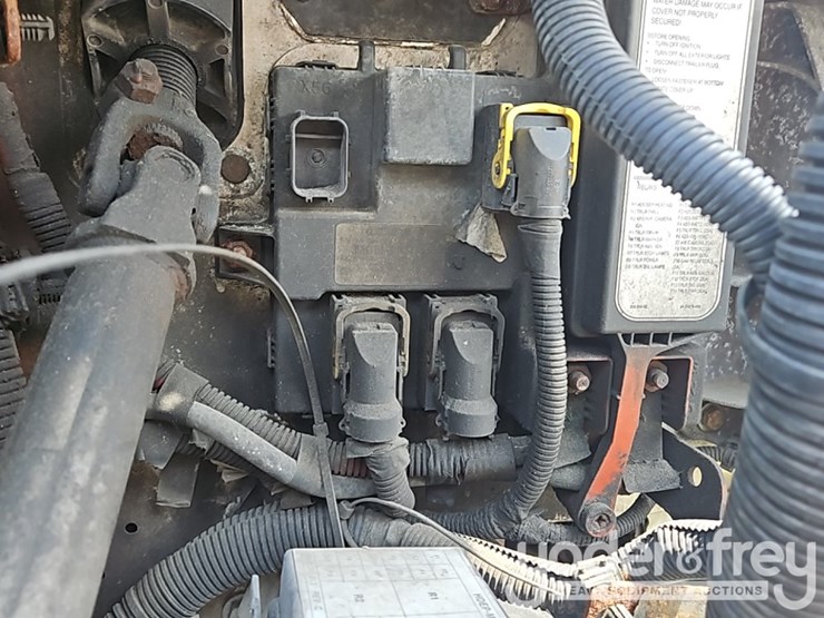2017-freightliner-cascadia-125-image-29